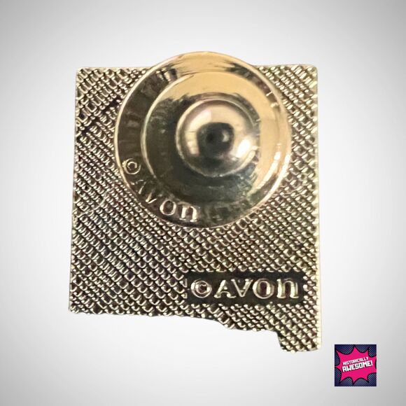 Vintage New Mexico State of States Lapel Pin - Signed Avon 1982 - NIB - Picture 3 of 3